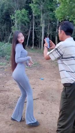 Tiktoker gần 7 triệu người theo dõi gây tranh cãi khi đăng tải video đu trend phản cảm cùng bố ruột- Ảnh 5.