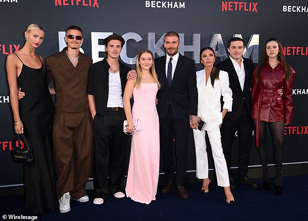 Tiểu thư Harper là người chịu tổn thương nhất giữa drama nhà Beckham: Chẳng làm gì cũng bị anh cả "chặn đứng"- Ảnh 3.