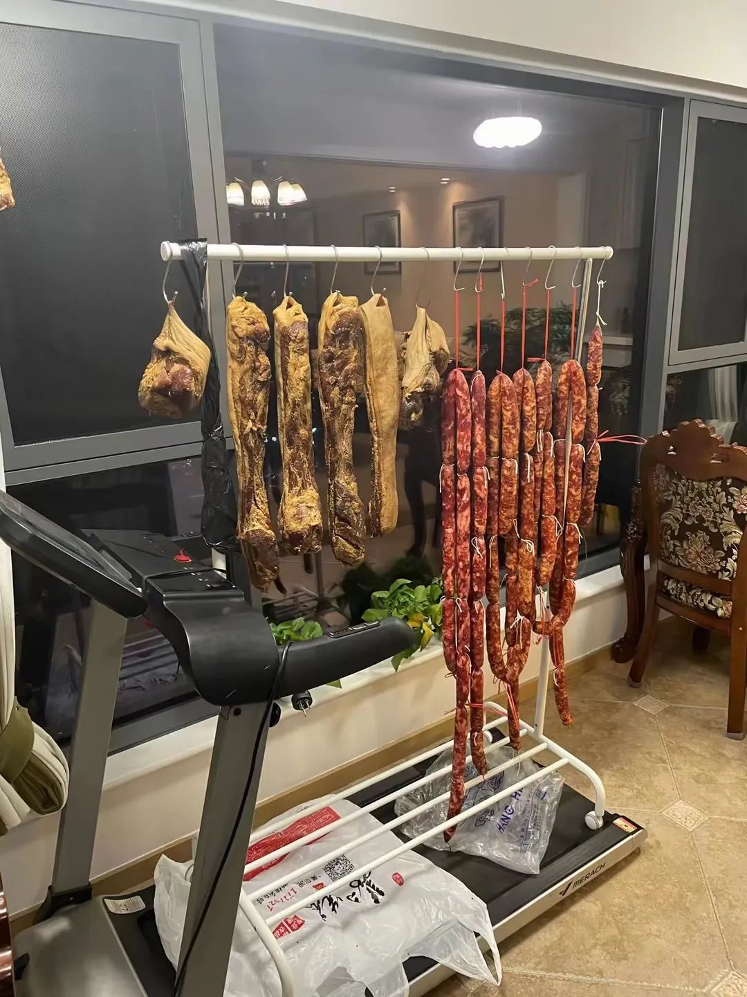 7 món đồ nhìn thì sang nhưng cực khổ khi vứt bỏ, tôi mất cả năm mới dọn hết- Ảnh 6.