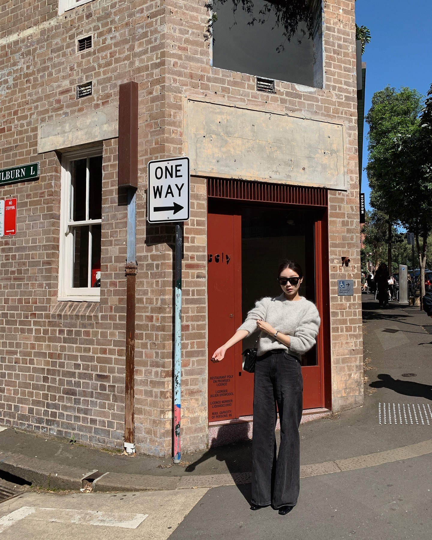 Trời chuyển lạnh, chị em phải diện ngay combo áo len và quần jeans với 5 cách kết hợp siêu hack tuổi- Ảnh 7.