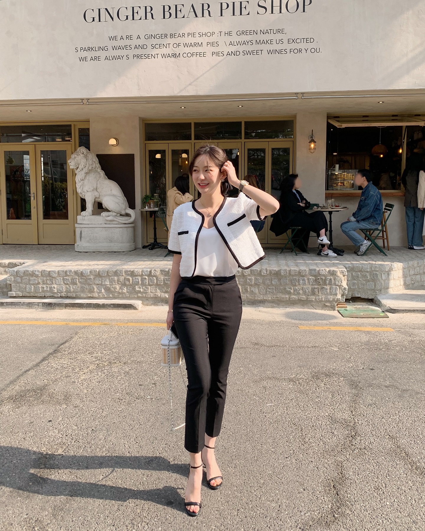 5 item hoàn hảo dành cho người cao chưa tới 1m60: Tôn dáng tối ưu, sành điệu 10 điểm- Ảnh 1.