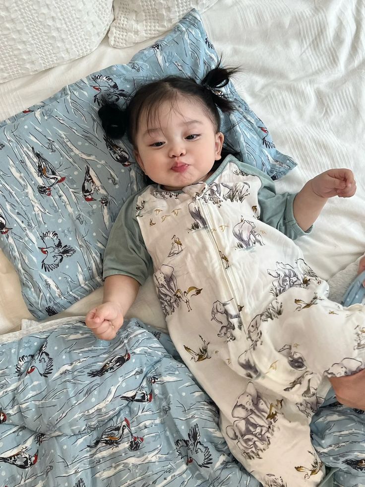 Mùa đông nhưng nửa nóng nửa lạnh khiến nhiều mẹ bỉm hoang mang không biết mặc đồ ngủ thế nào cho con- Ảnh 1.