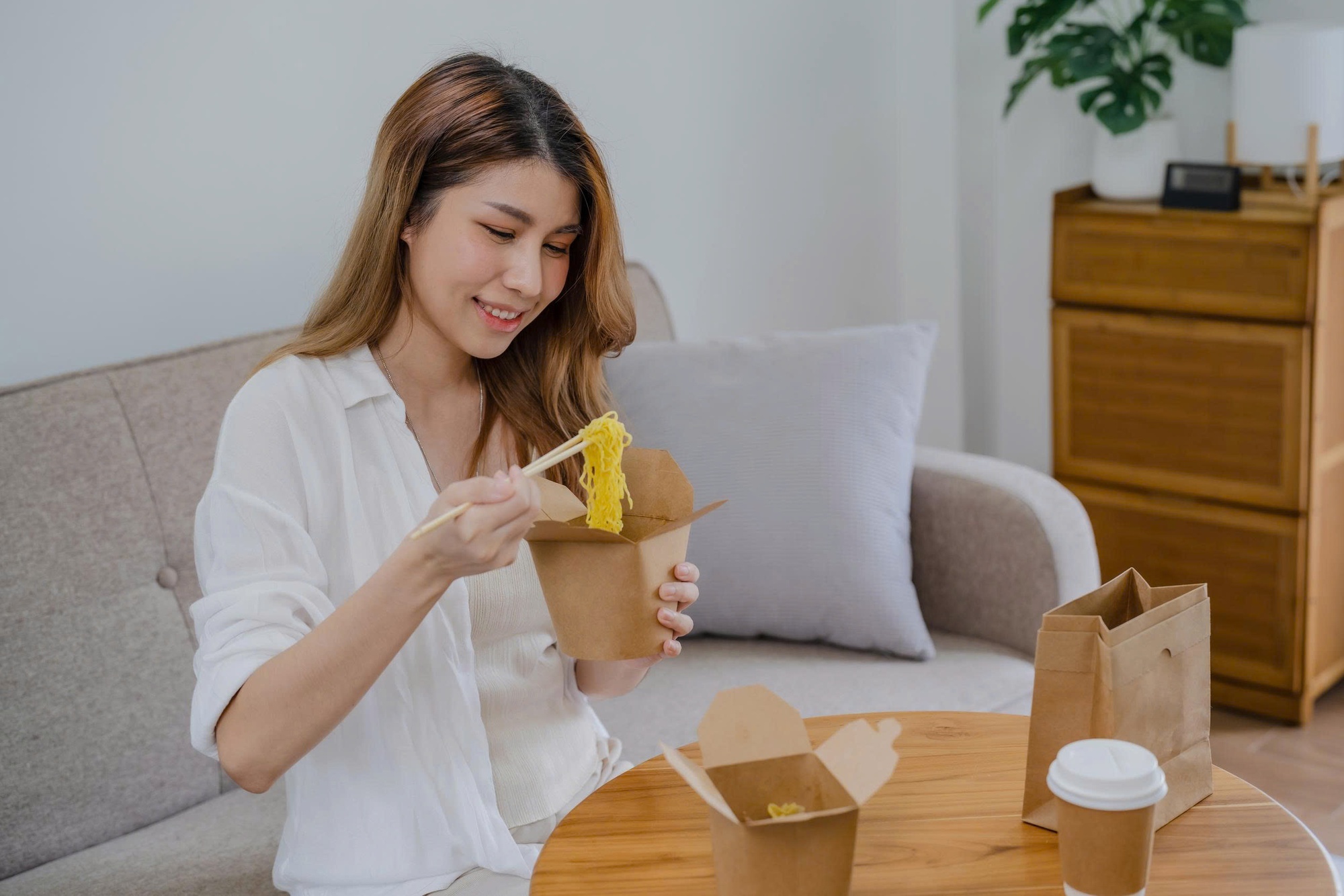 Bỏ túi ngay bí quyết tiết kiệm kiểu mới của sinh viên những ngày cuối năm- Ảnh 1.