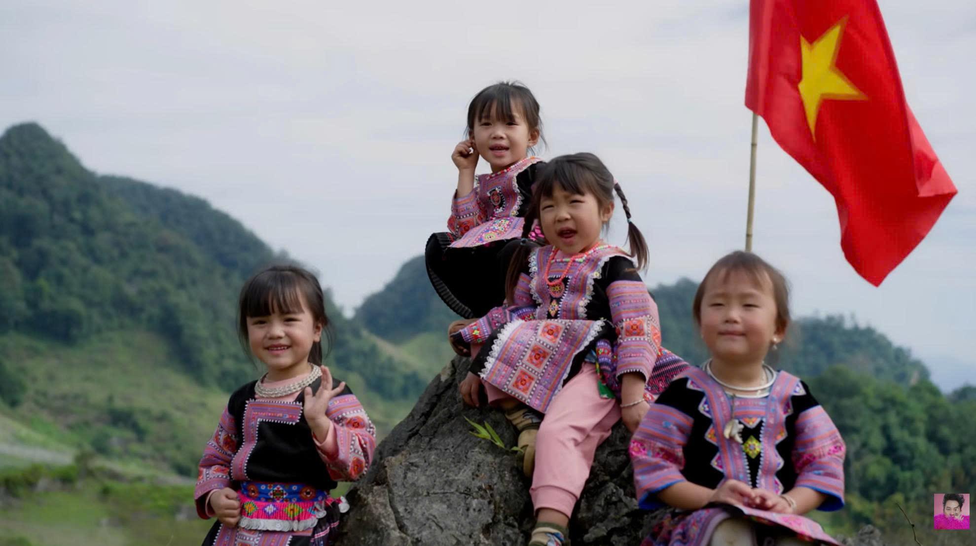 Tùng Dương, "Rạng ngời Việt Nam tôi" và câu chuyện xây dựng thương hiệu bền vững của UKG- Ảnh 1.