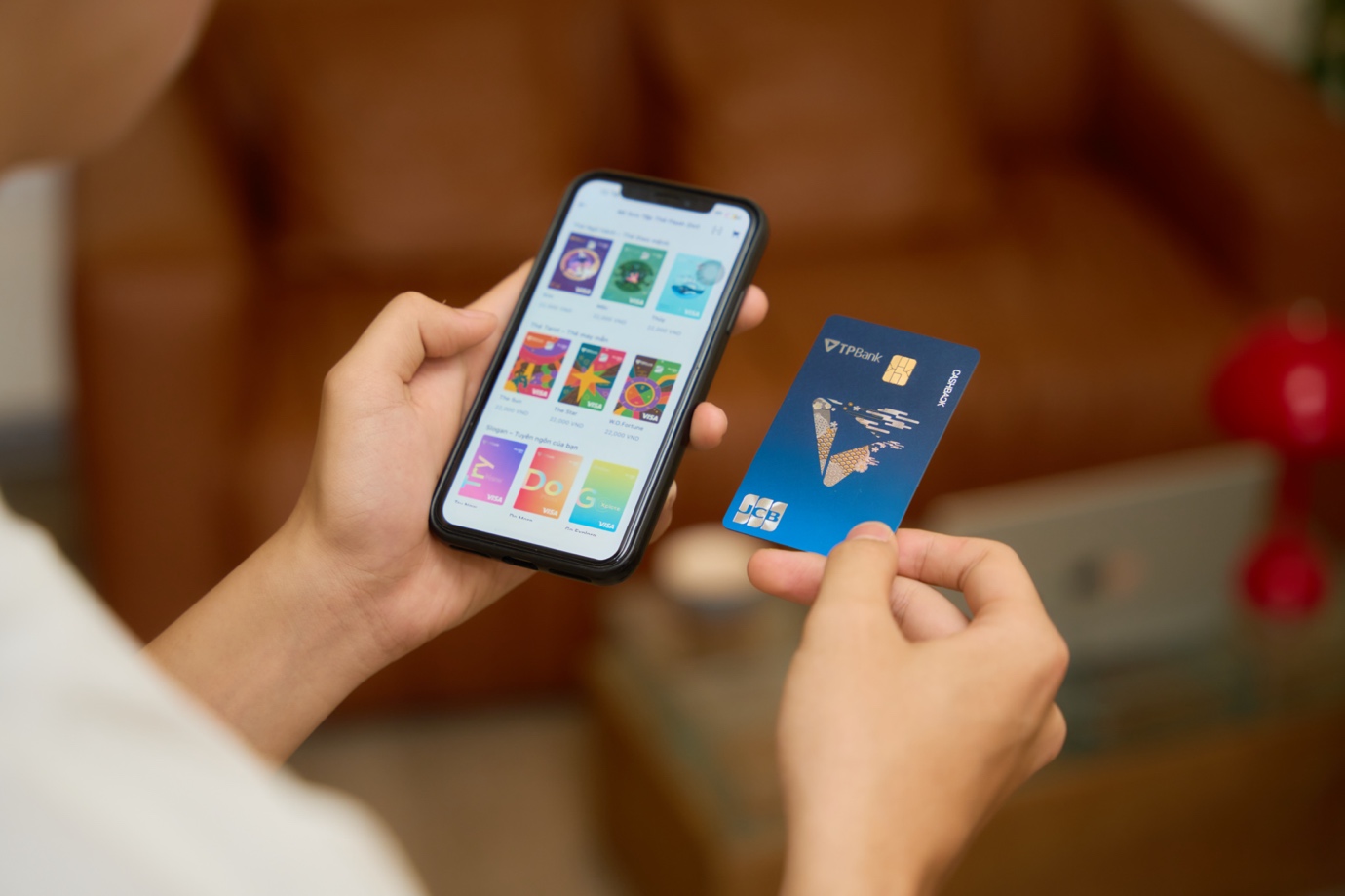 Làm sao để chi tiêu vẫn “nhẹ tênh” trong mùa cao điểm cuối năm- Ảnh 1.