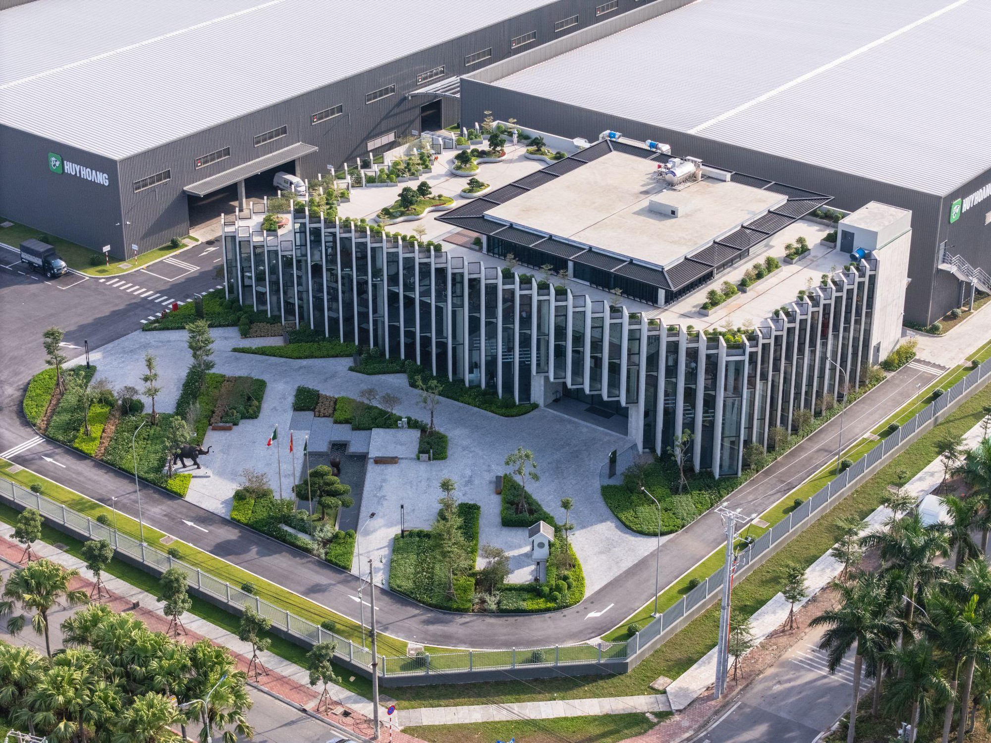 Nhà máy Khóa Huy Hoàng được vinh danh tại Artchitecture Masterprize 2025- Ảnh 2.