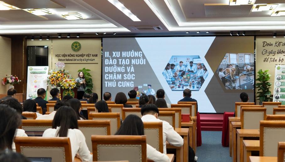 Hội thảo chăm sóc thú cưng: Kết nối tri thức, mở cơ hội nghề nghiệp- Ảnh 2. Hội thảo chăm sóc thú cưng: Kết nối tri thức, mở cơ hội nghề nghiệp- Ảnh 2.