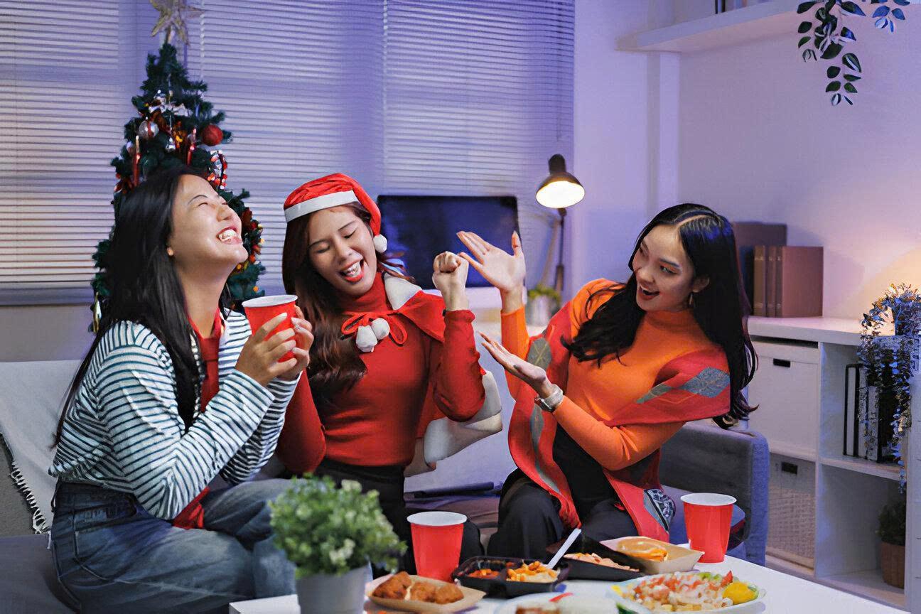 Tận hưởng không khí Giáng sinh thêm trọn vẹn với loạt ưu đãi từ ShopeeFood- Ảnh 3.