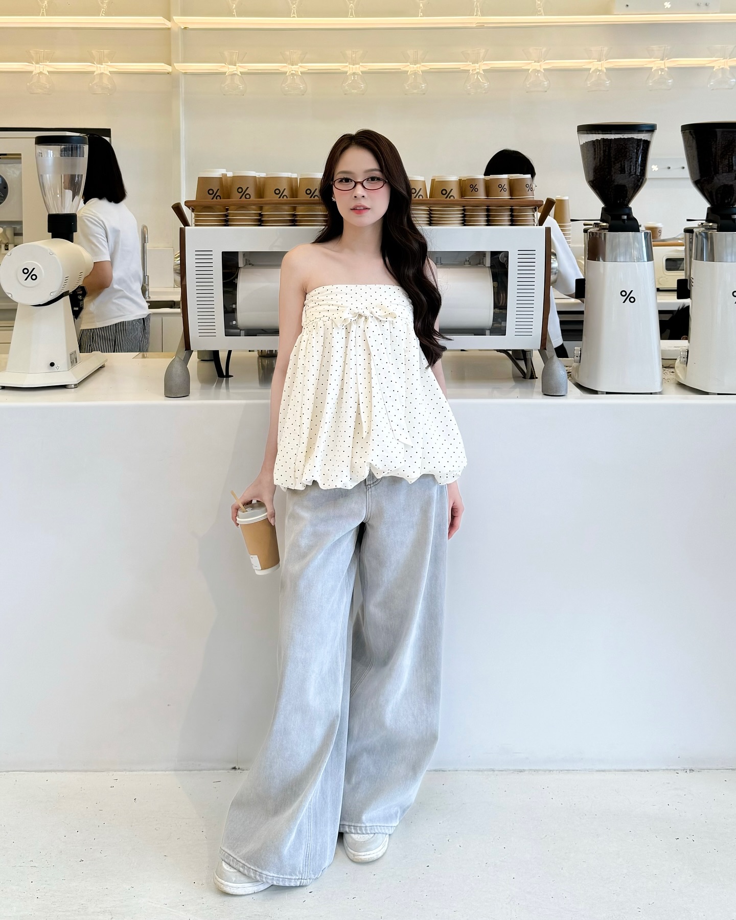 Nhìn tưởng cô sinh viên nào nhưng hóa ra mỹ nhân này đã U40, 5 món thời trang chính là "chìa khóa" hack tuổi- Ảnh 3.