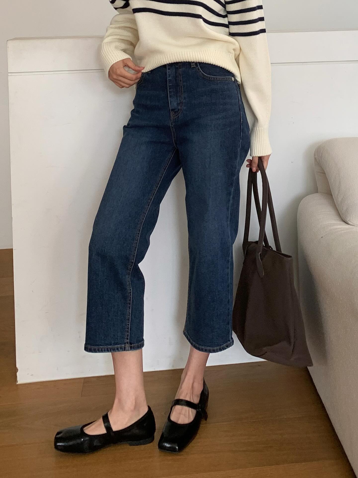 5 kiểu giày tôi đảm bảo người theo phong cách tối giản sẽ thích: Trẻ trung và còn giúp cả outfit sang hơn hẳn- Ảnh 5.