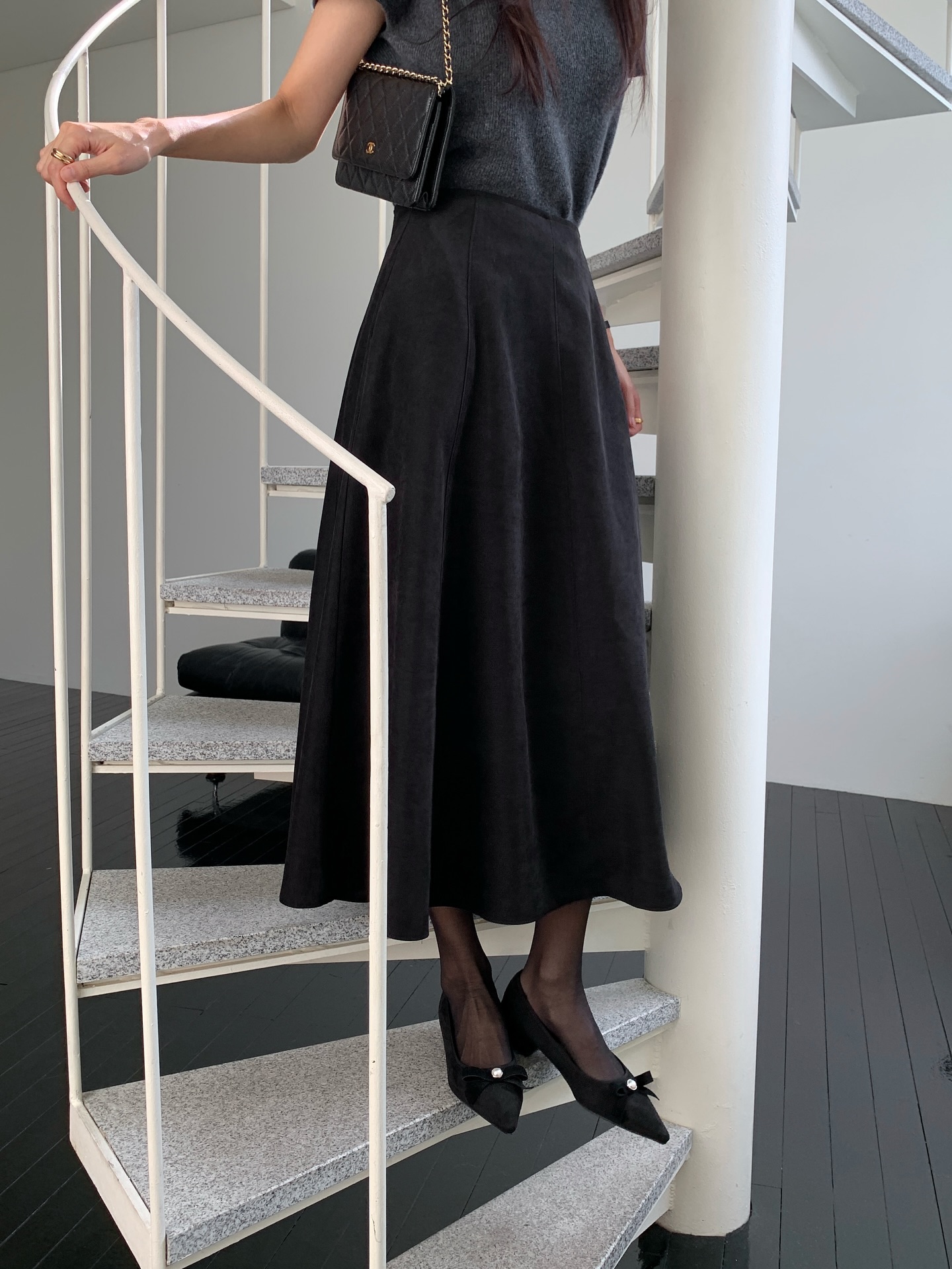 5 kiểu giày tôi đảm bảo người theo phong cách tối giản sẽ thích: Trẻ trung và còn giúp cả outfit sang hơn hẳn- Ảnh 2.