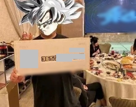 Nhân viên bốc trúng 360 ngày nghỉ phép có lương trong gala cuối năm: Sếp tái mặt yêu cầu thương lượng, kết quả ra sao?- Ảnh 2.