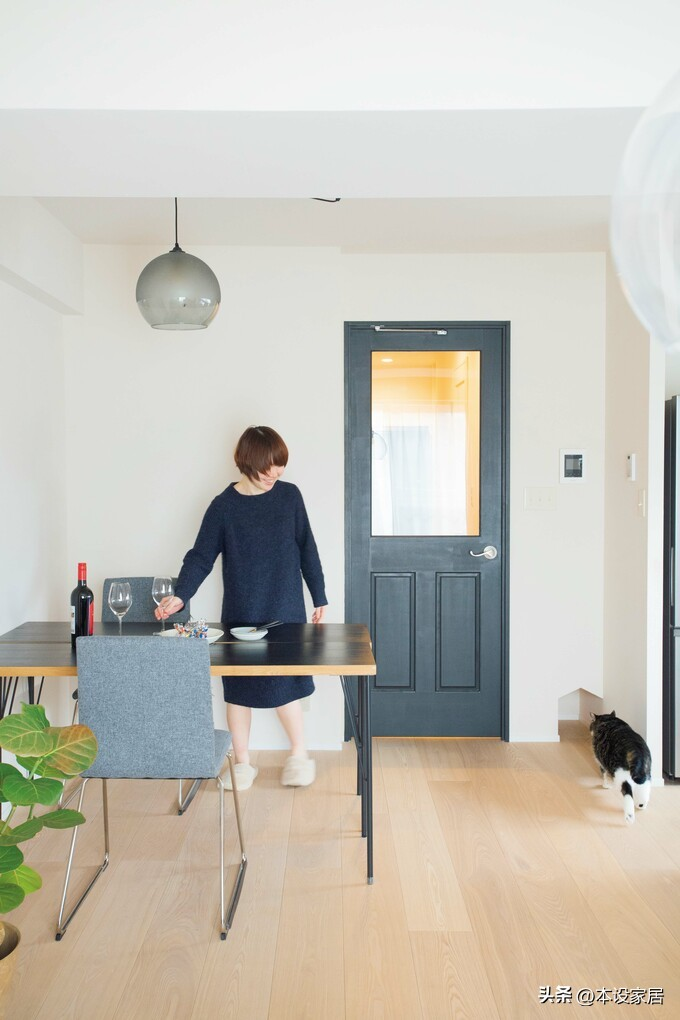 Ở tuổi 38 sống một mình trong căn hộ 47m², cô gái gây “choáng” vì nhà quá sạch - cuộc sống thư thái bất ngờ- Ảnh 11.