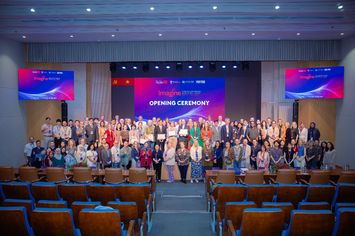 Tổn hại tâm lý nơi làm việc đến từ đâu?- Ảnh 1.