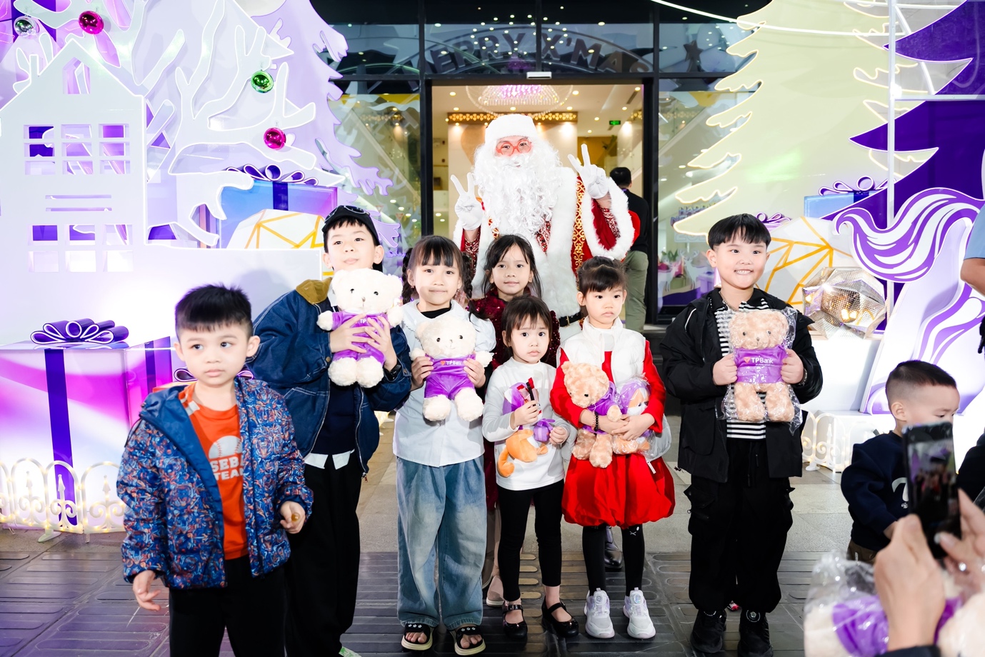 TPBank thắp sáng Giáng sinh bằng trải nghiệm số và những khoảnh khắc gần gũi- Ảnh 3.