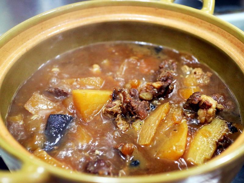 Bữa cơm mùa đông, khuyên bạn nên ăn 4 món "nóng" này để cấp ẩm cho da khô, giải nhiệt bên trong cơ thể- Ảnh 6.