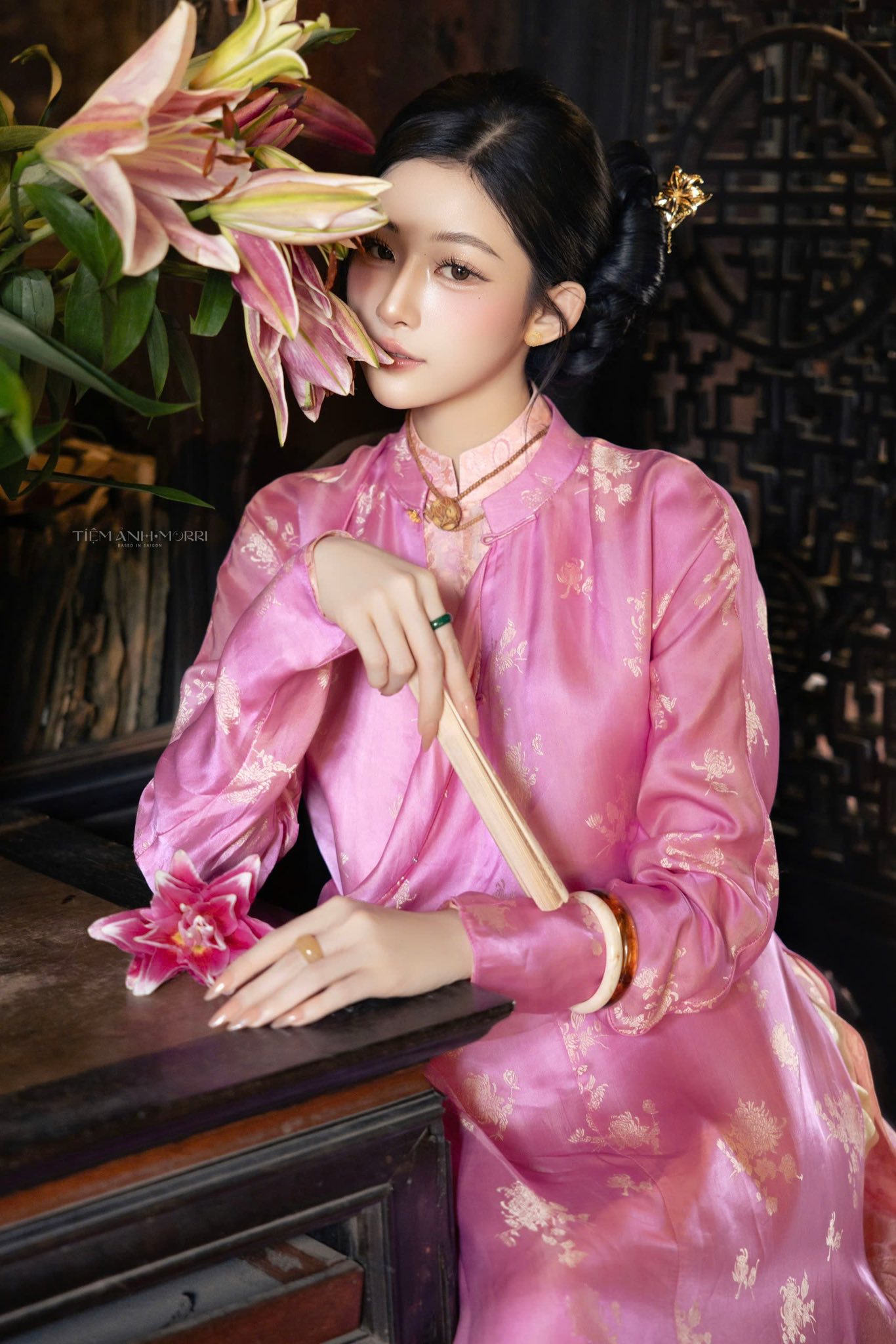 Gạt đi kiểu áo “thị phi”, nhiều local brand vẫn tinh tế tái hiện áo dài Ngũ thân cảm hứng từ "Người vợ cuối cùng"- Ảnh 7.