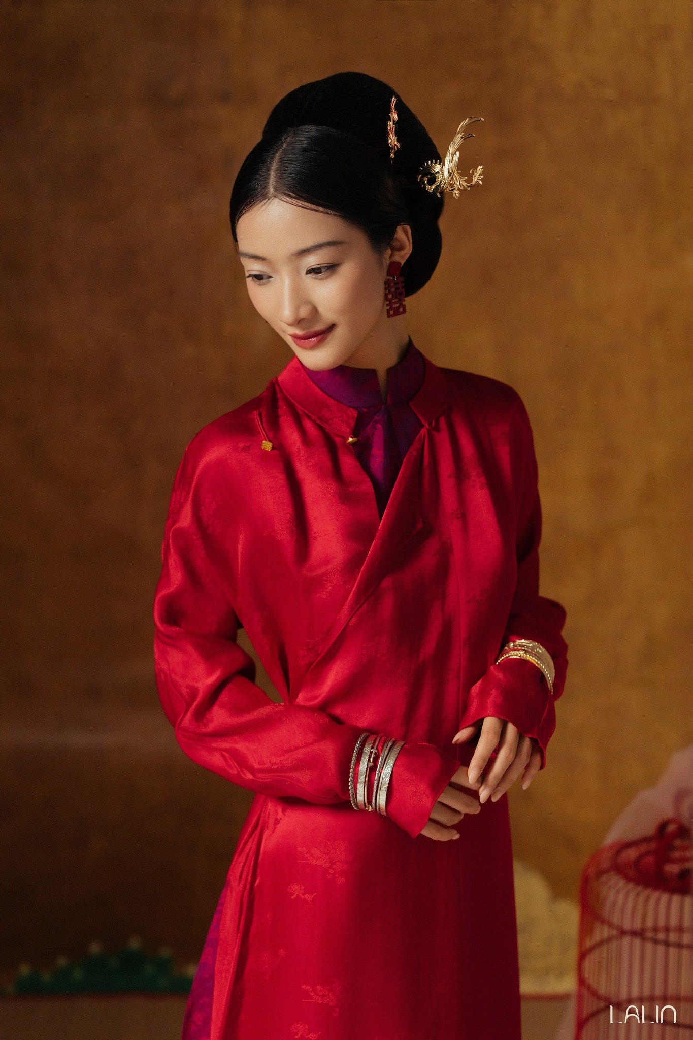 Gạt đi kiểu áo “thị phi”, nhiều local brand vẫn tinh tế tái hiện áo dài Ngũ thân cảm hứng từ "Người vợ cuối cùng"- Ảnh 10.