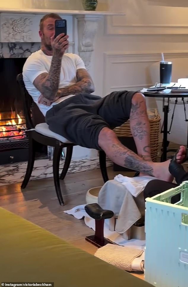 Giáng sinh vẫn không ngừng drama: Cậu cả nhà Beckham ngầm châm biếm khi bị em trai vạch trần chuyện chặn cả nhà trên MXH- Ảnh 10.