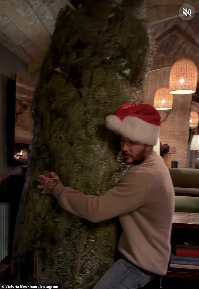 Giáng sinh vẫn không ngừng drama: Cậu cả nhà Beckham ngầm châm biếm khi bị em trai vạch trần chuyện chặn cả nhà trên MXH- Ảnh 6.