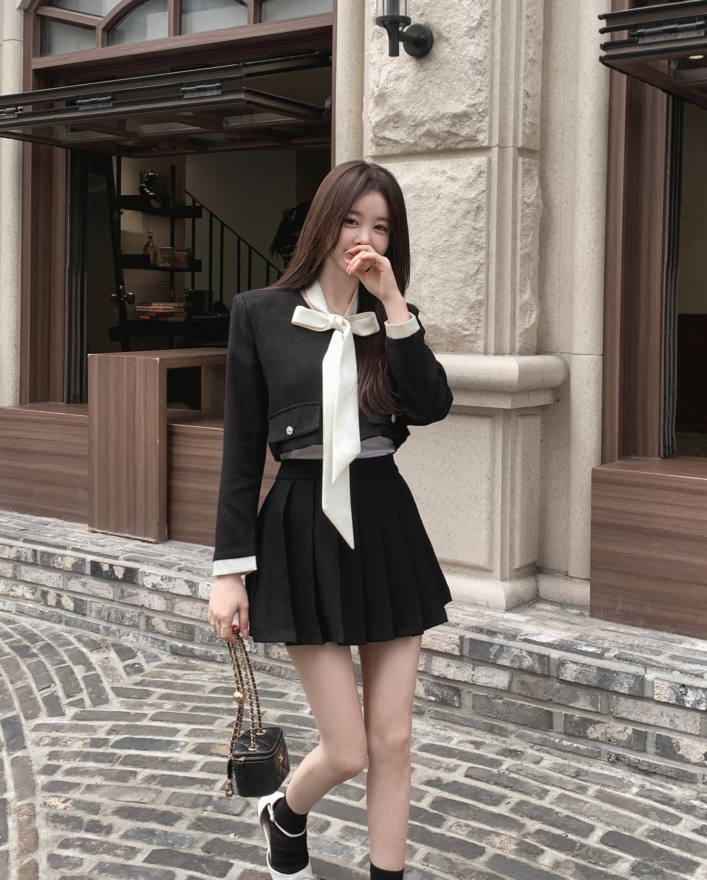 5 cách diện chân váy ngắn nổi bật và siêu tôn dáng, càng gần tới năm mới càng nên ghim- Ảnh 12. 5 cách diện chân váy ngắn nổi bật và siêu tôn dáng, càng gần tới năm mới càng nên ghim- Ảnh 12.