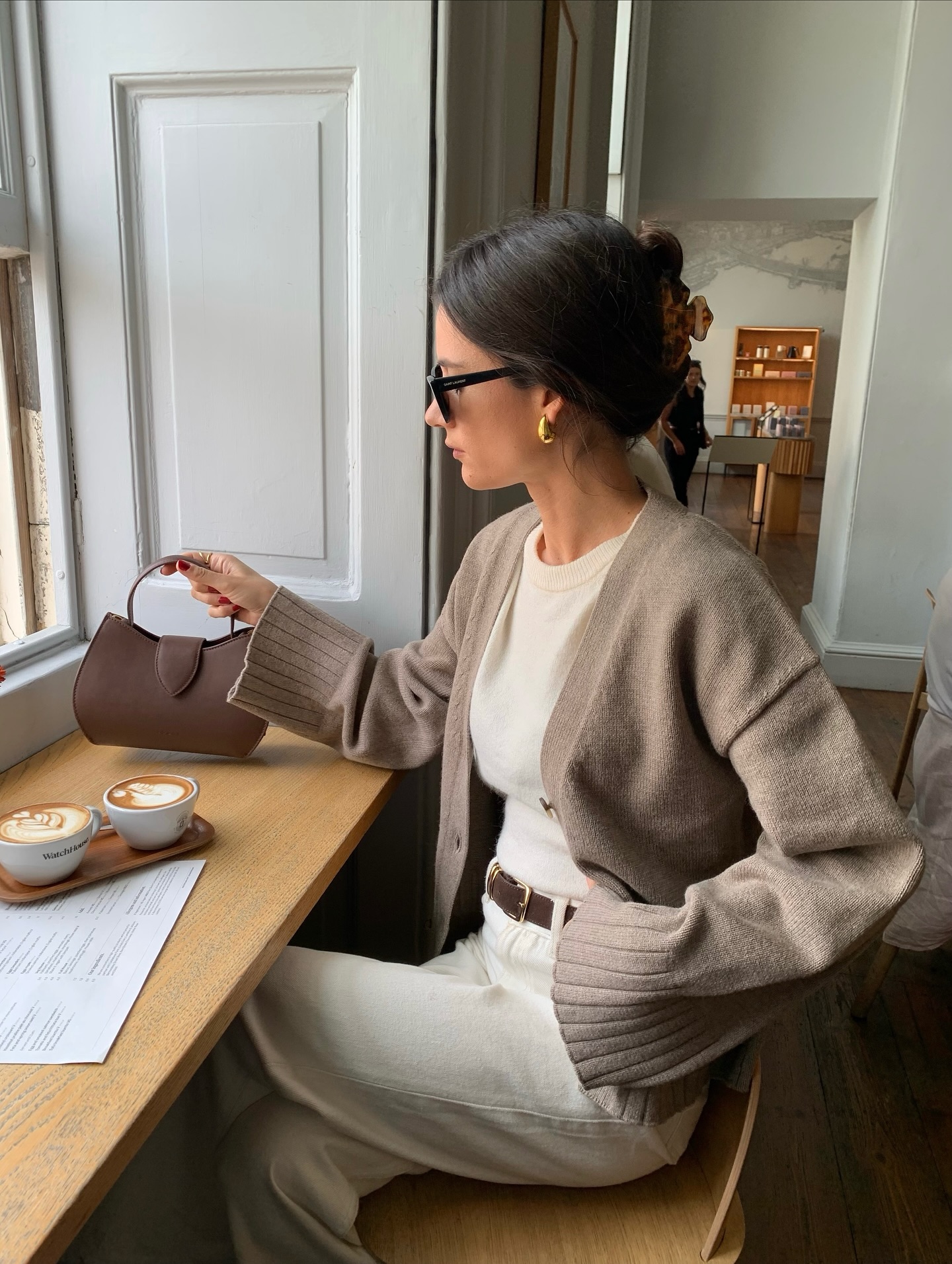 Phụ nữ Pháp diện 5 gam màu trang phục này rất nhiều, bảo sao style sang trọng không cần cố- Ảnh 12. Phụ nữ Pháp diện 5 gam màu trang phục này rất nhiều, bảo sao style sang trọng không cần cố- Ảnh 12.