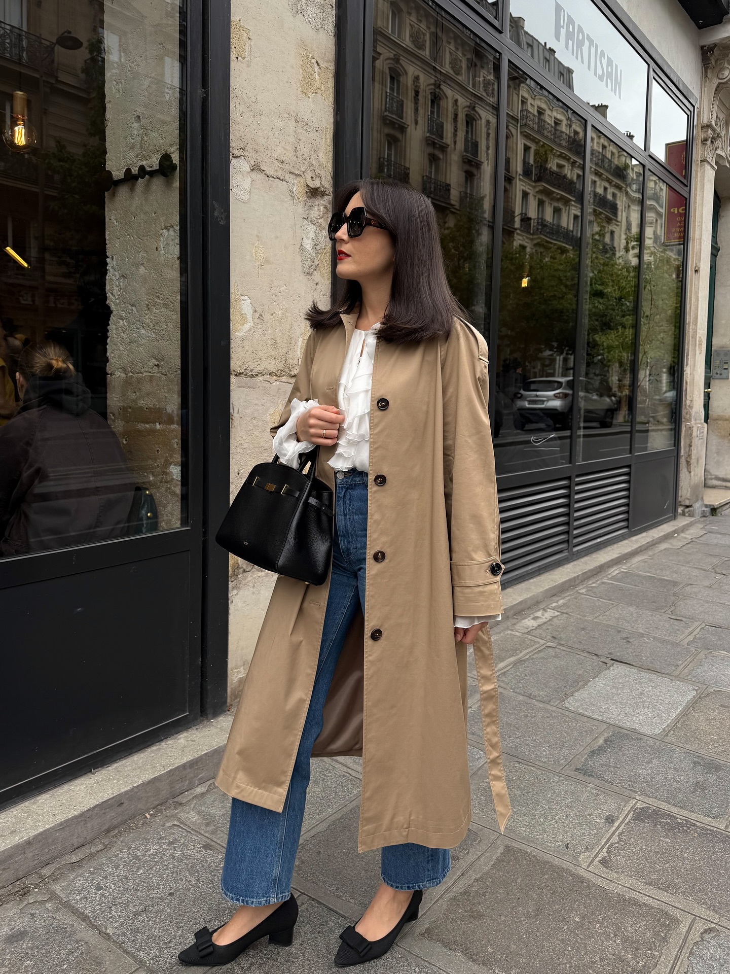 Phụ nữ Pháp diện 5 gam màu trang phục này rất nhiều, bảo sao style sang trọng không cần cố- Ảnh 2. Phụ nữ Pháp diện 5 gam màu trang phục này rất nhiều, bảo sao style sang trọng không cần cố- Ảnh 2.