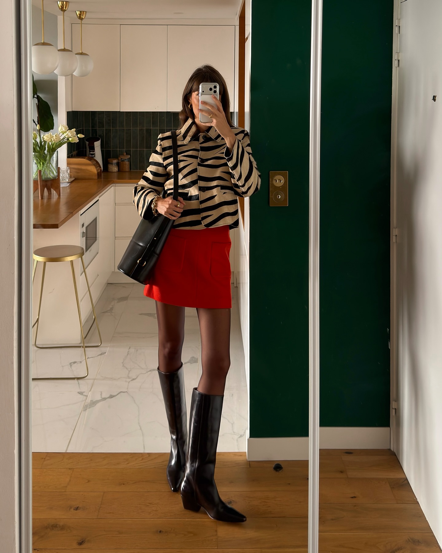 Phụ nữ Pháp diện 5 gam màu trang phục này rất nhiều, bảo sao style sang trọng không cần cố- Ảnh 5. Phụ nữ Pháp diện 5 gam màu trang phục này rất nhiều, bảo sao style sang trọng không cần cố- Ảnh 5.