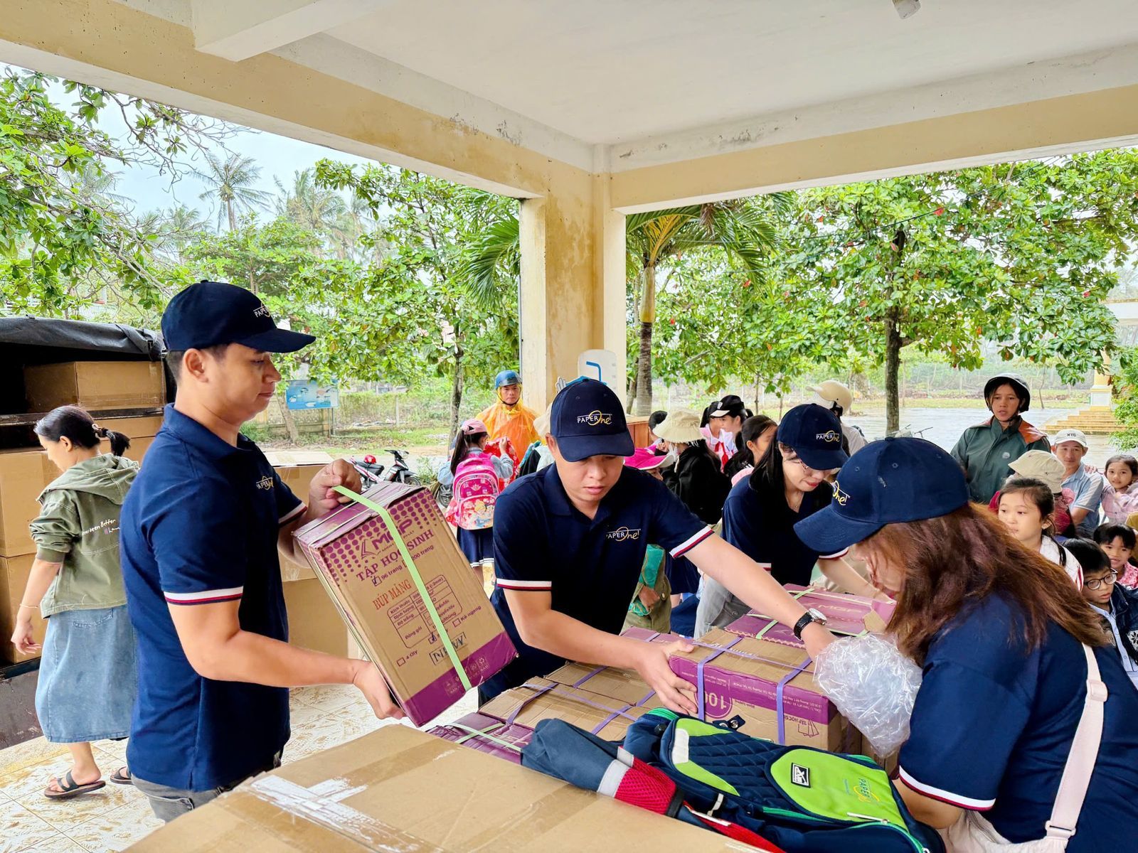 Quoc Huy Anh Corp & Paperone™ triển khai tiếp sức đến trường sau thiên tai tại miền Trung- Ảnh 1.