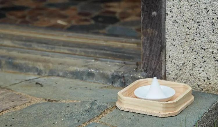 Ông bà dặn: Muốn nhà phát – cửa vượng, hãy đặt muối đúng 3 vị trí này để kích hoạt tài lộc mạnh nhất”- Ảnh 1.