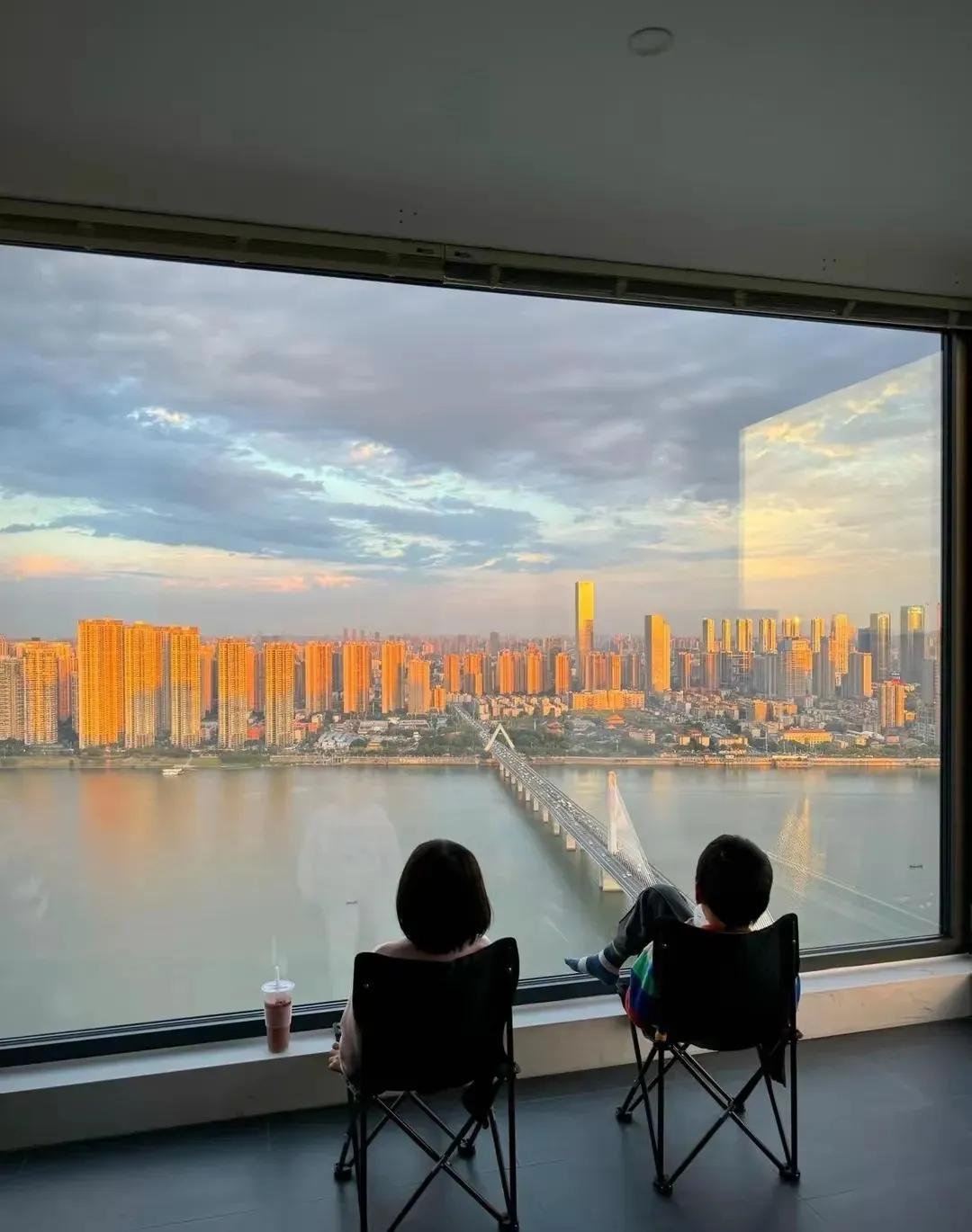 Mẹ Hà Nội chia sẻ: Sau khi chuyển từ tầng 5 lên tầng 25, tôi đã hối hận vô cùng- Ảnh 2.