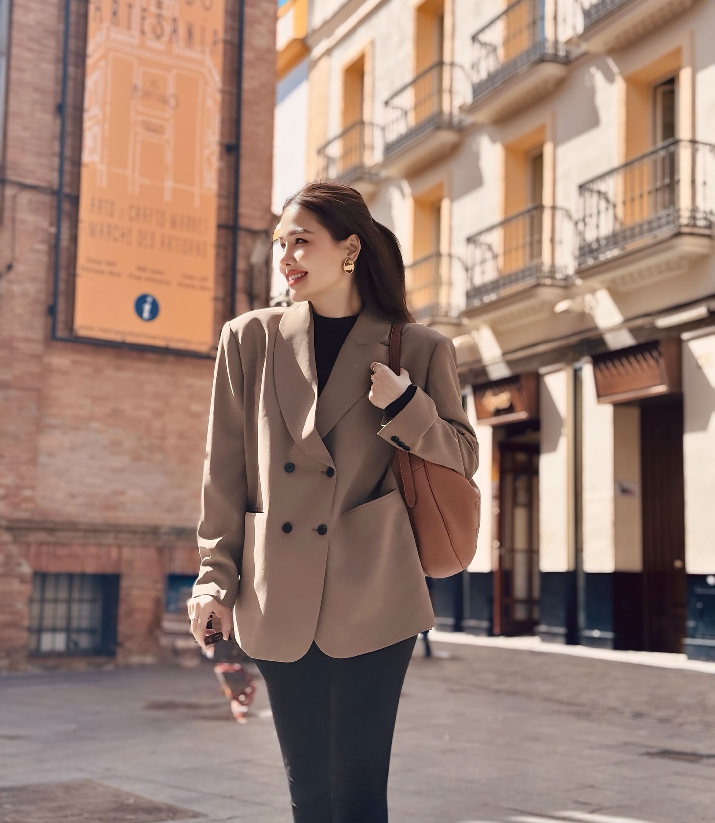 Gu chọn áo khoác của các nàng dâu hào môn: 5 kiểu là "bảo chứng" cho vẻ ngoài sang trọng long lanh- Ảnh 1.