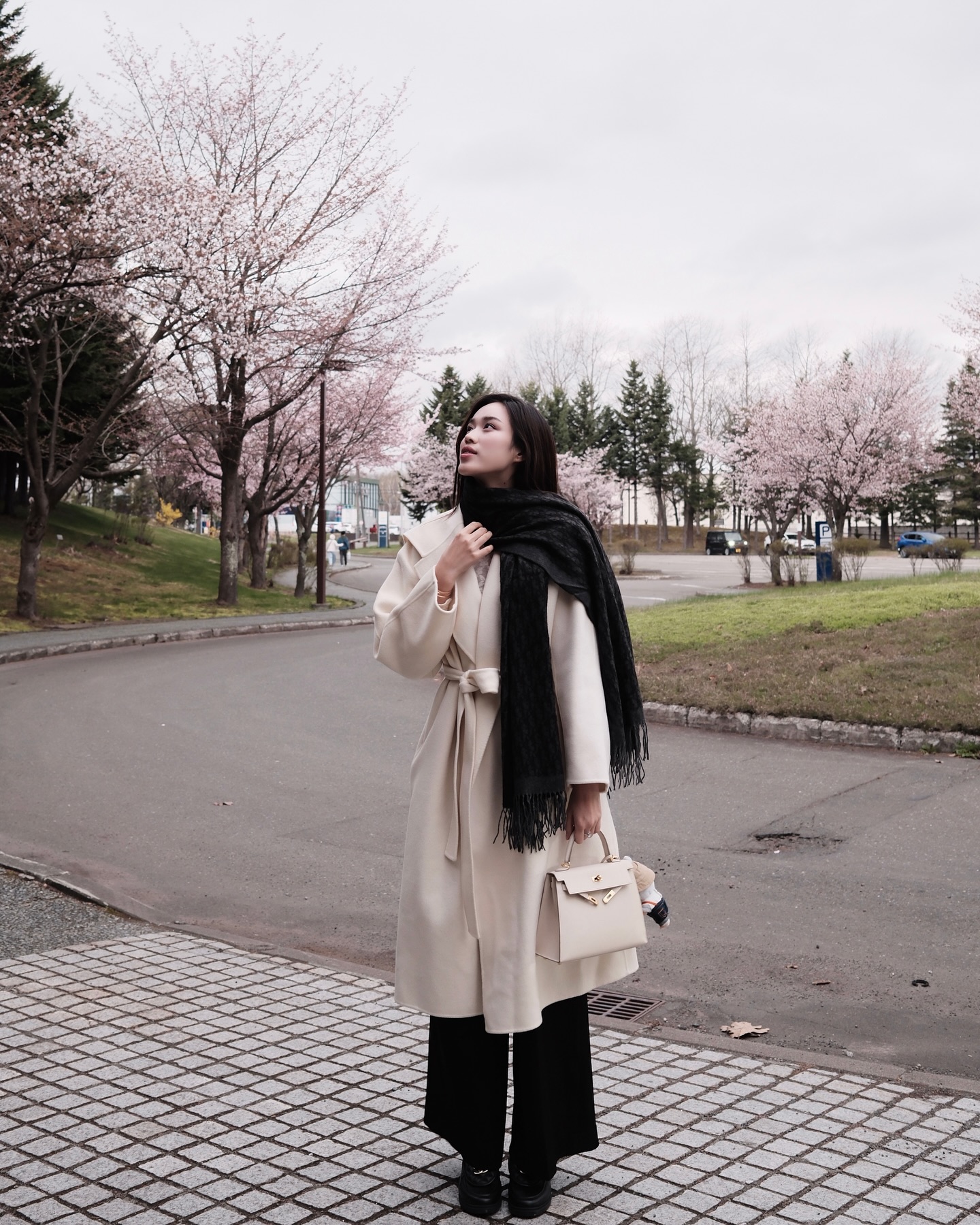 Gu chọn áo khoác của các nàng dâu hào môn: 5 kiểu là "bảo chứng" cho vẻ ngoài sang trọng long lanh- Ảnh 7.