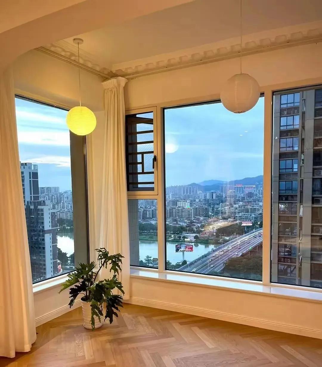 Mẹ Hà Nội chia sẻ: Sau khi chuyển từ tầng 5 lên tầng 25, tôi đã hối hận vô cùng- Ảnh 3.