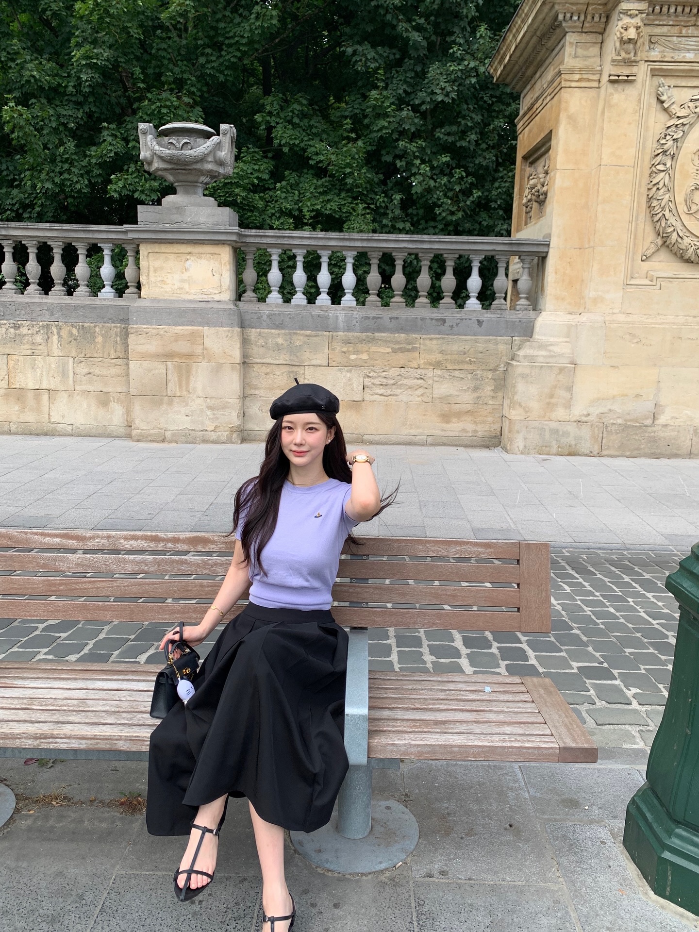 Sáng suốt nhất lúc này là sắm 5 kiểu áo mỏng nhẹ, mặc được từ cuối đông tới tận hết mùa xuân 2026- Ảnh 9.