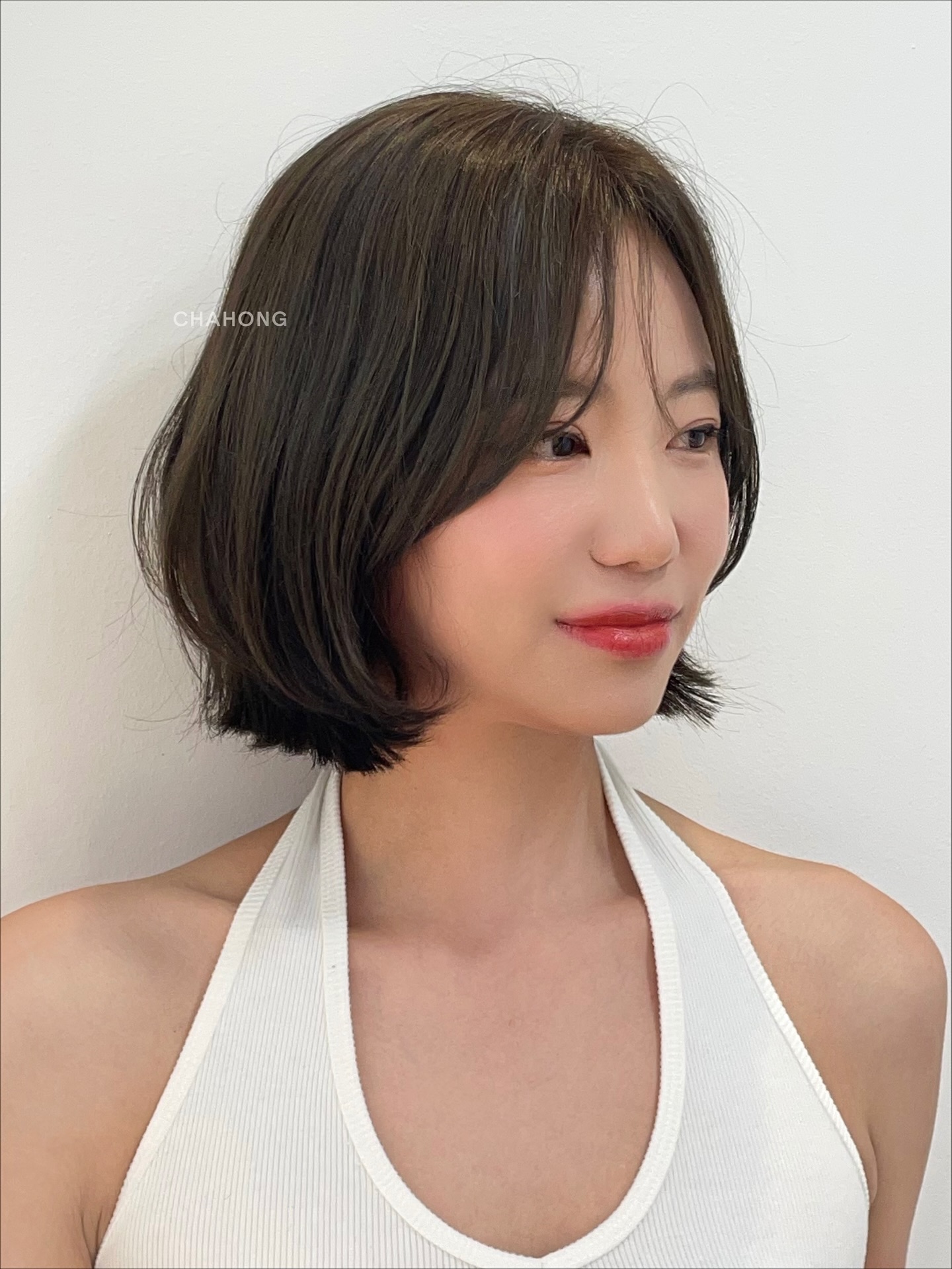 Cắt 5 kiểu tóc này thì mái tóc từ mỏng hóa dày gấp rưỡi, gương mặt cũng nhỏ hơn hẳn- Ảnh 2.