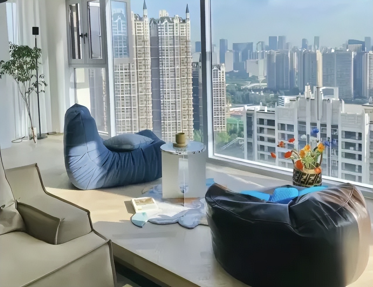 Mẹ Hà Nội chia sẻ: Sau khi chuyển từ tầng 5 lên tầng 25, tôi đã hối hận vô cùng- Ảnh 4.