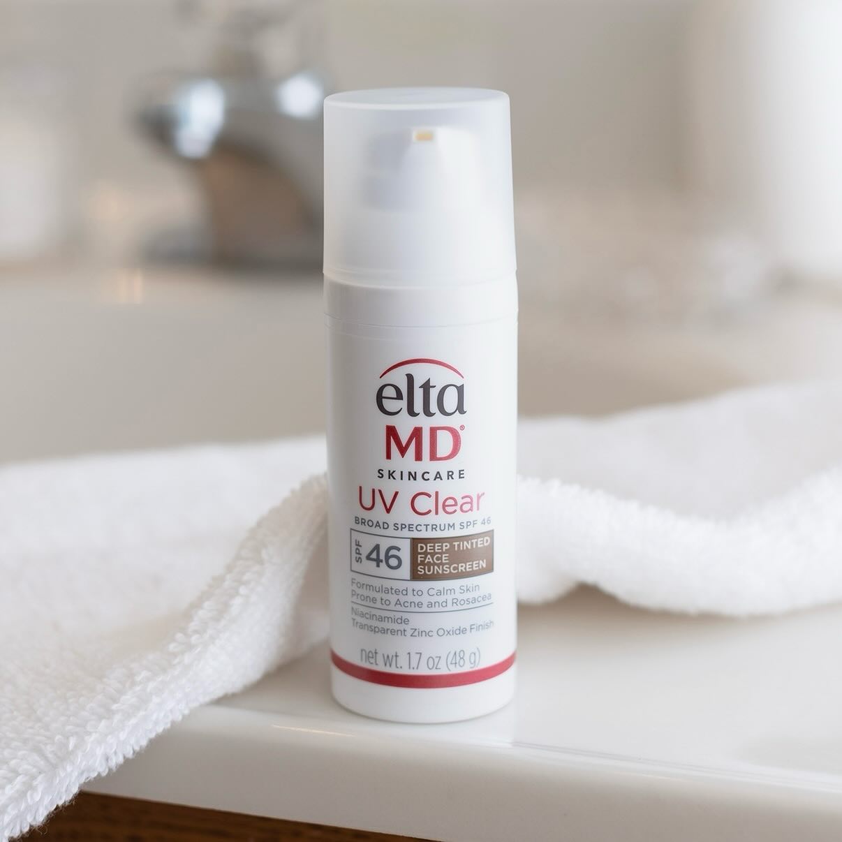 Biết được 5 lọ kem chống nắng không gây bít tắc lỗ chân lông, chị em lười mấy cũng chăm bôi mỗi ngày- Ảnh 1.