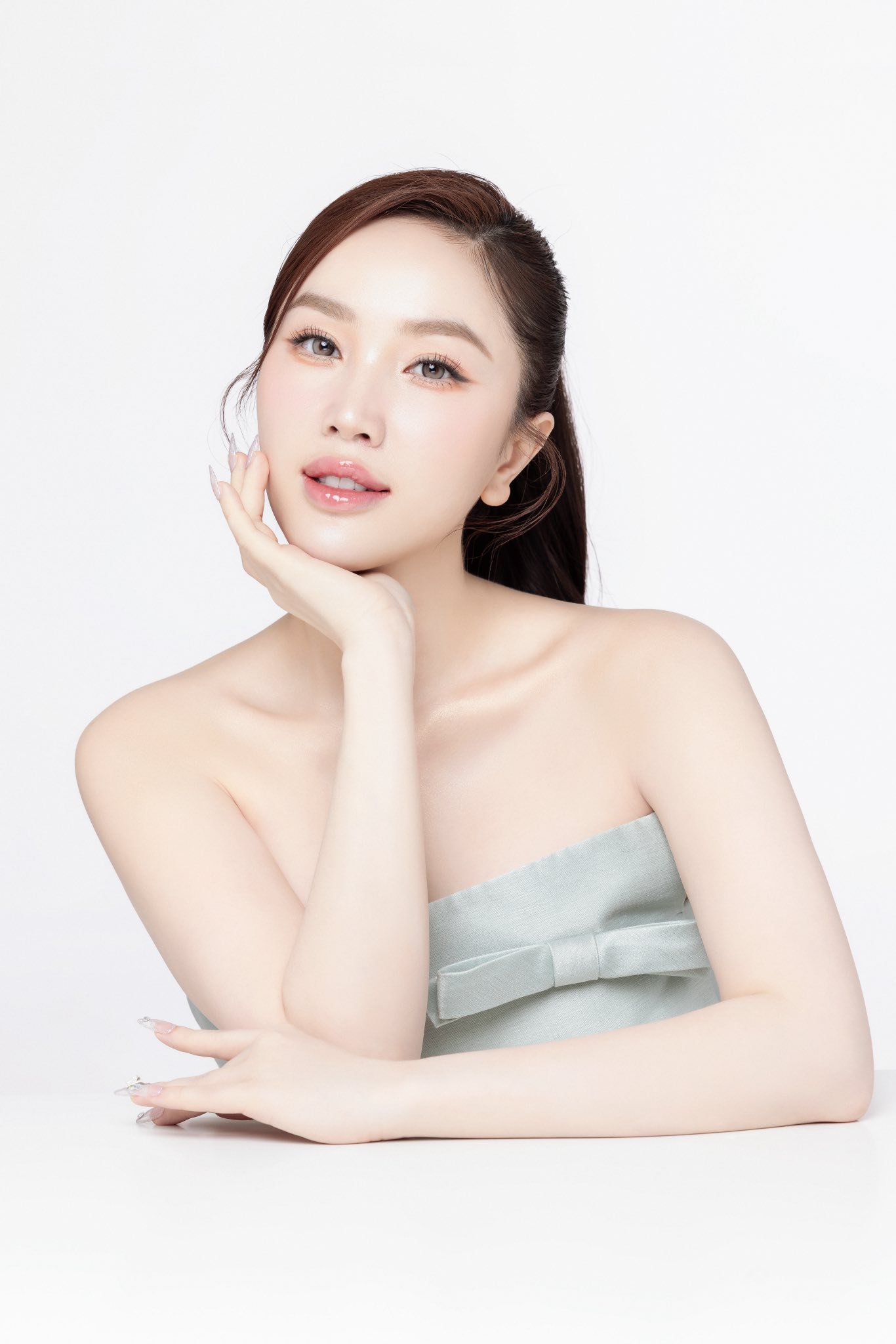 Người đẹp được cầu hôn ở thiên đường biển: Chồng là đại gia siêu giàu, duy nhất 5 sao Việt tham gia đám cưới- Ảnh 1.