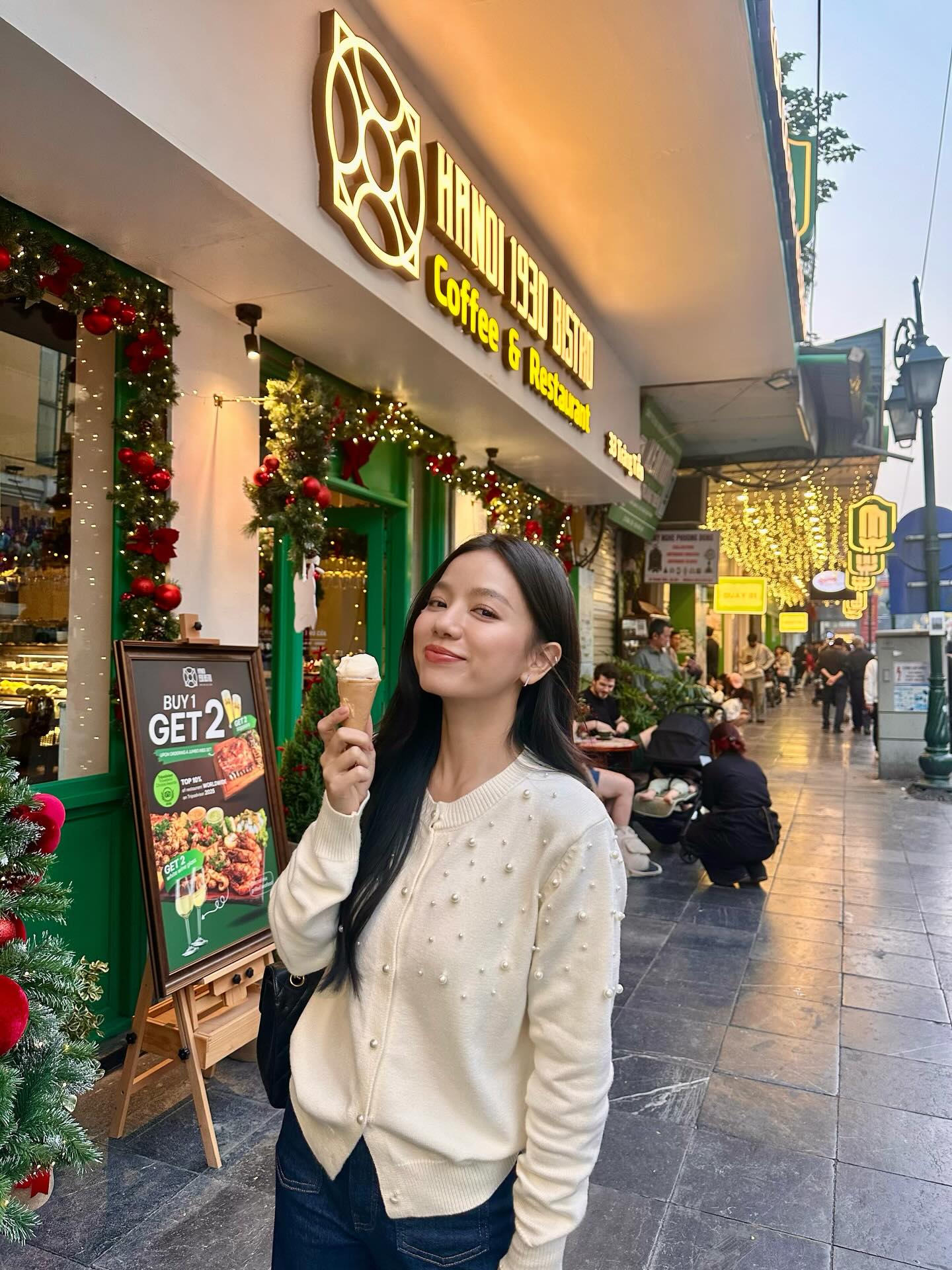 Các mỹ nhân Việt mặc đồ màu trung tính đẹp tới mức này, chị em không tham khảo quá phí- Ảnh 3.