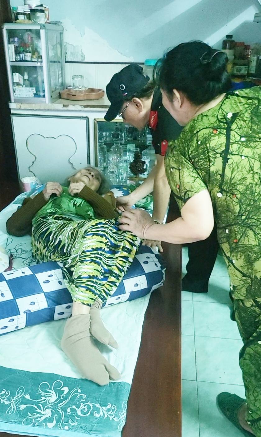 Mẹ ruột chưa biết tin NS Thương Tín đã qua đời- Ảnh 2.