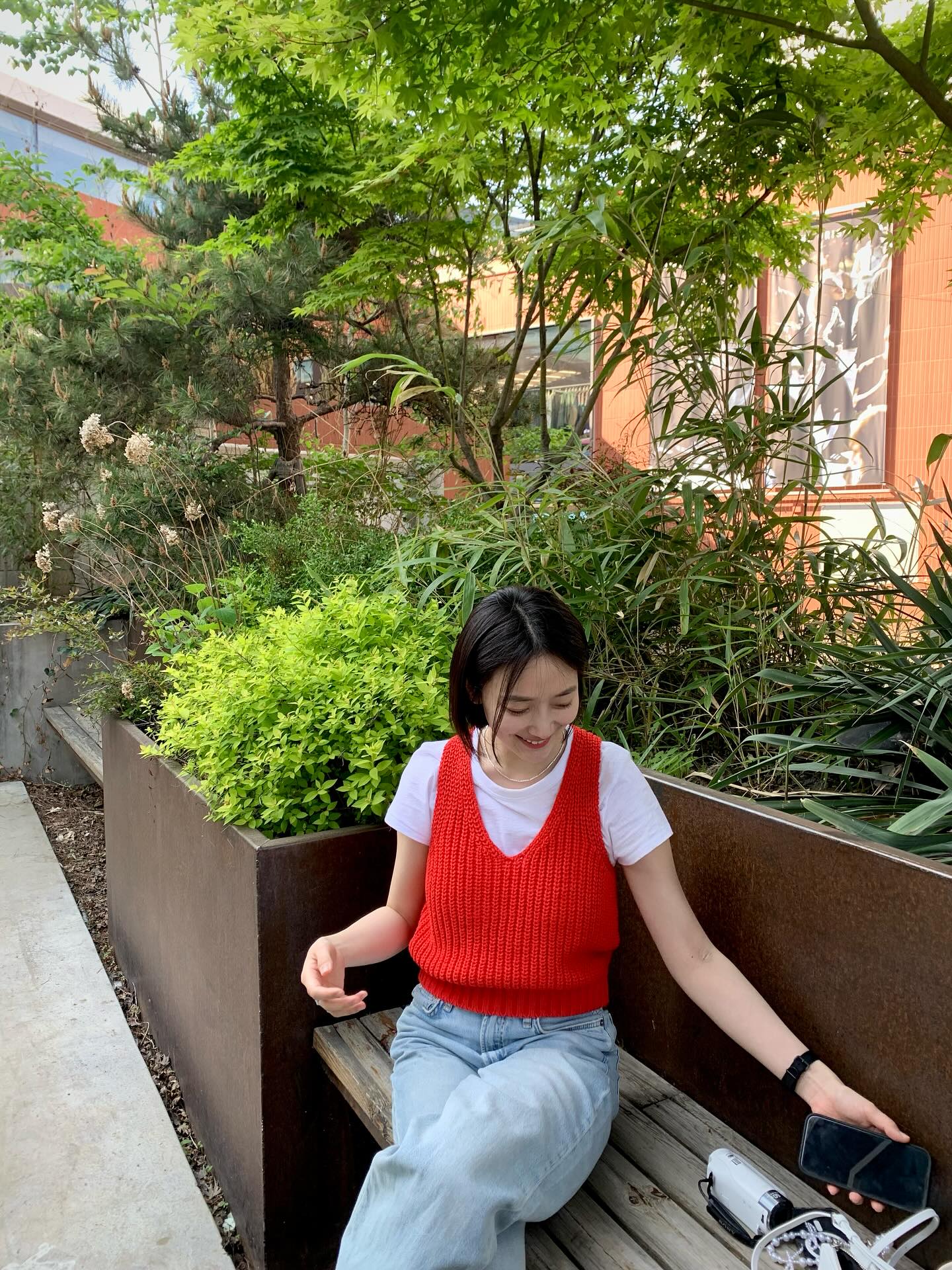 Nữ chính phim Taxi Driver 33 tuổi nhưng trông như nữ sinh, style ngoài đời còn trẻ trung hơn nữa- Ảnh 6.