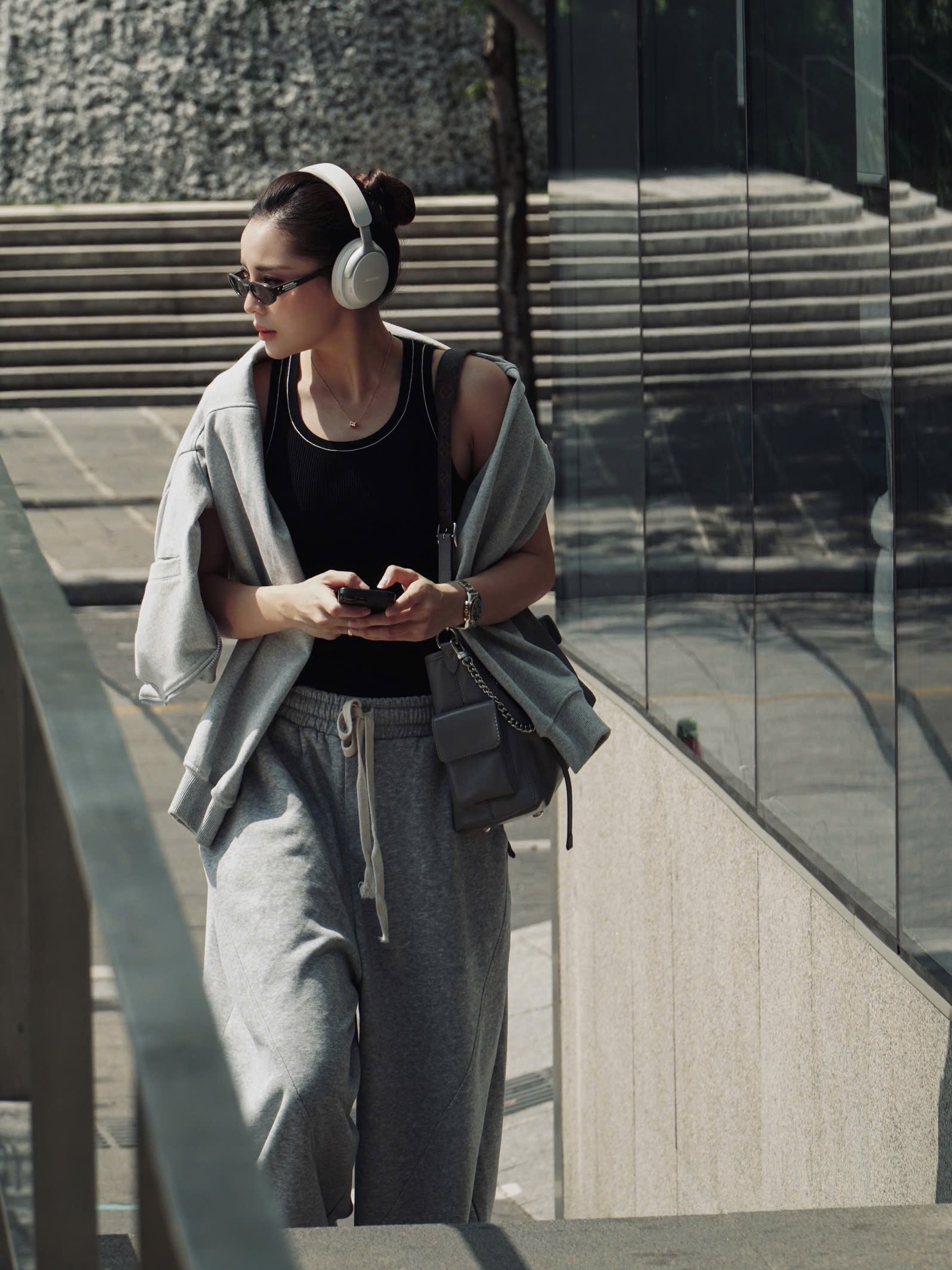 Style đối lập của Kỳ Duyên và Thiên Ân: Người cá tính, người mê diện váy điệu hết mức- Ảnh 6.