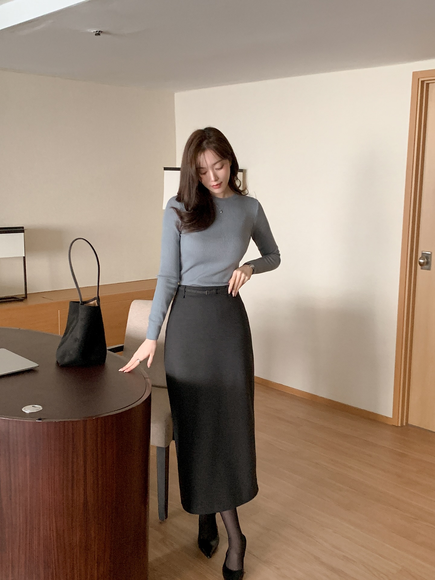 Có thể khẳng định đây là mẫu chân váy đáng sắm nhất 2026: Tinh tế và tôn dáng, đẹp mọi hoàn cảnh- Ảnh 8. Có thể khẳng định đây là mẫu chân váy đáng sắm nhất 2026: Tinh tế và tôn dáng, đẹp mọi hoàn cảnh- Ảnh 8.