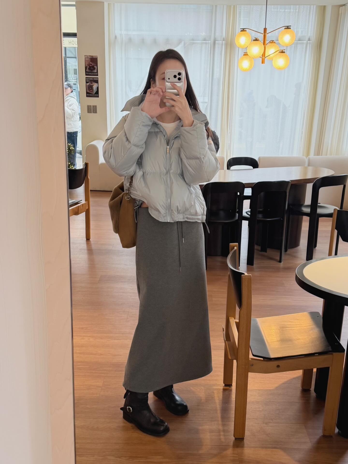 Có thể khẳng định đây là mẫu chân váy đáng sắm nhất 2026: Tinh tế và tôn dáng, đẹp mọi hoàn cảnh- Ảnh 2. Có thể khẳng định đây là mẫu chân váy đáng sắm nhất 2026: Tinh tế và tôn dáng, đẹp mọi hoàn cảnh- Ảnh 2.