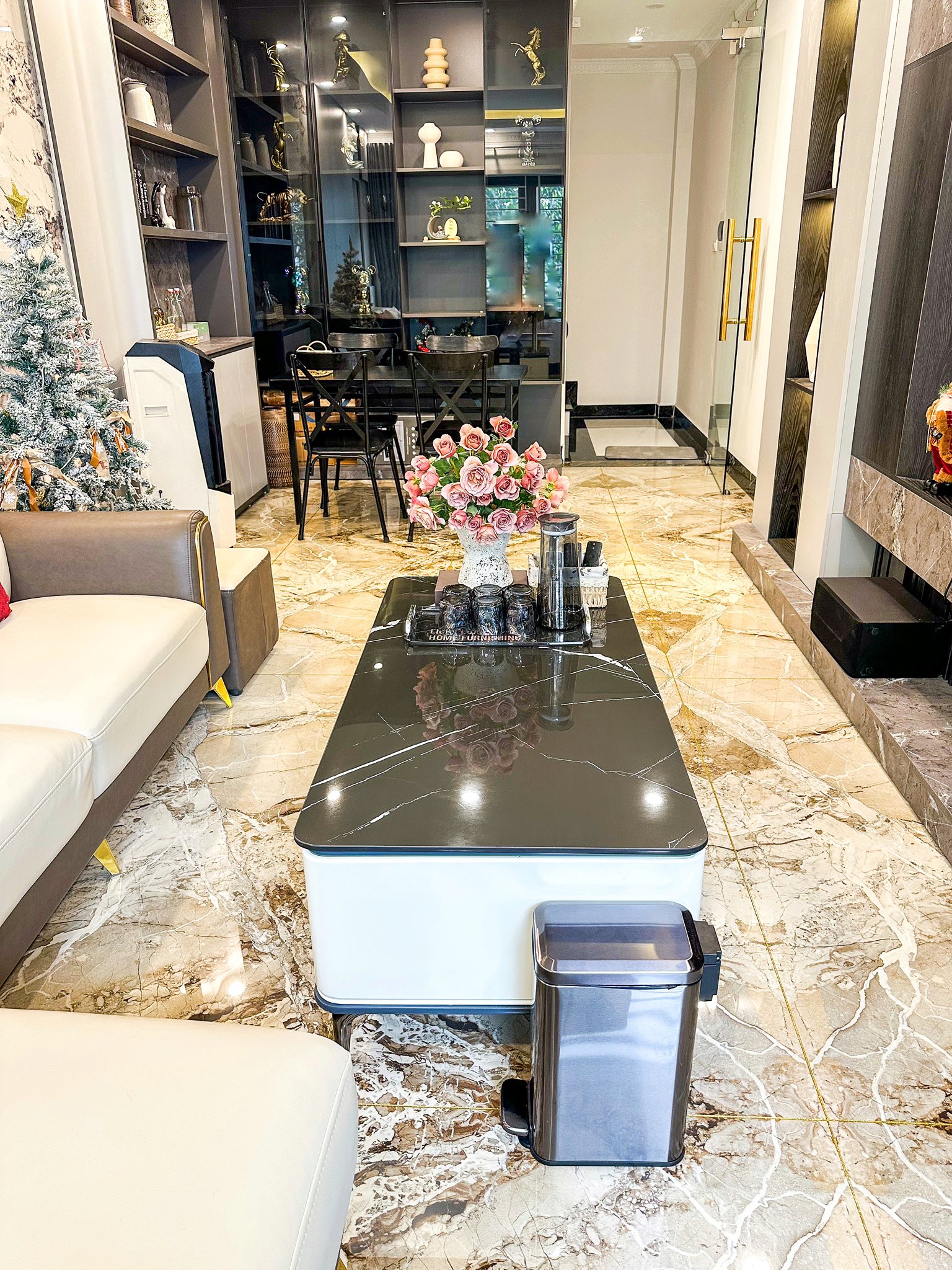 Mẹo dọn nhà "cuốn chiếu" chỉ 45 phút cho 6 tầng nhà của vợ đảm Hà Nội: Nhà thơm lừng, sạch từng ngóc ngách- Ảnh 14.