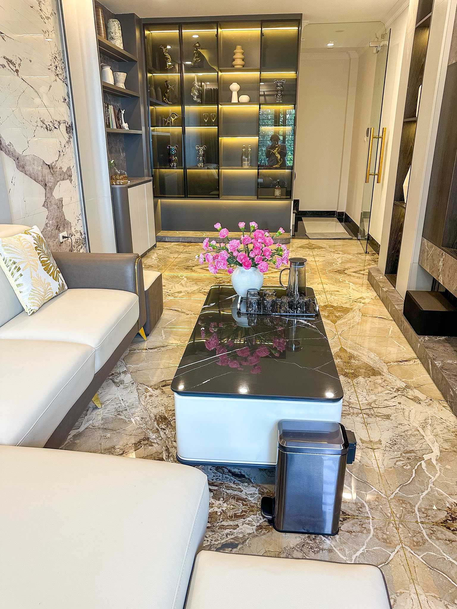 Mẹo dọn nhà "cuốn chiếu" chỉ 45 phút cho 6 tầng nhà của vợ đảm Hà Nội: Nhà thơm lừng, sạch từng ngóc ngách- Ảnh 1.