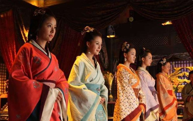 Bị đày vào lãnh cung, phi tần tưởng hết đường sống: Vì sao thái giám, cung nữ lại tranh nhau xin hầu hạ?- Ảnh 5.