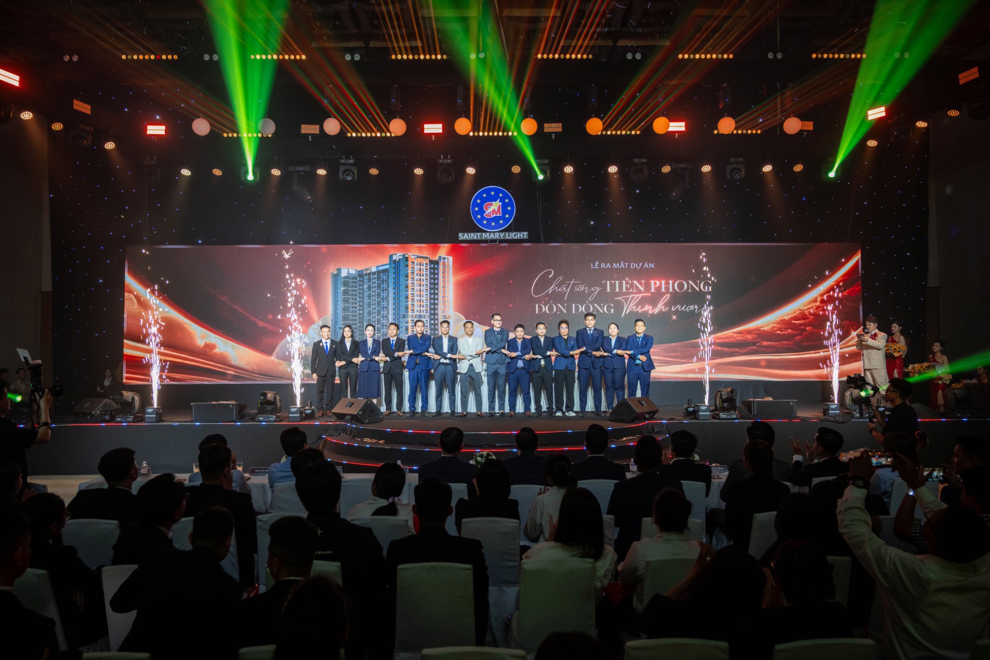 Saint Mary Light tạo dấu ấn với lễ ra mắt và sự kiện khai trương nhà mẫu cuối năm 2025- Ảnh 1. Saint Mary Light tạo dấu ấn với lễ ra mắt và sự kiện khai trương nhà mẫu cuối năm 2025- Ảnh 1.