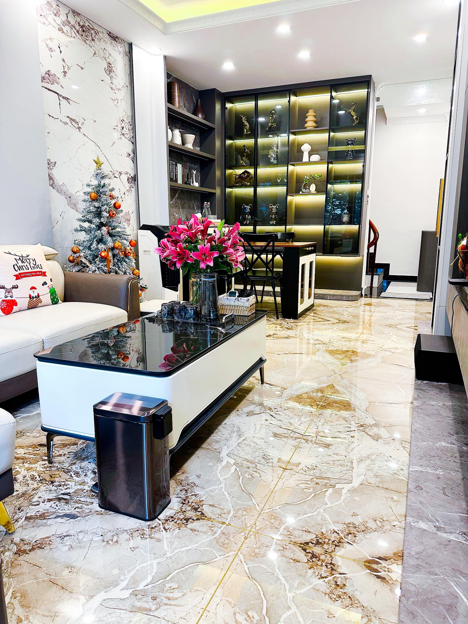 Mẹo dọn nhà "cuốn chiếu" chỉ 45 phút cho 6 tầng nhà của vợ đảm Hà Nội: Nhà thơm lừng, sạch từng ngóc ngách- Ảnh 15.